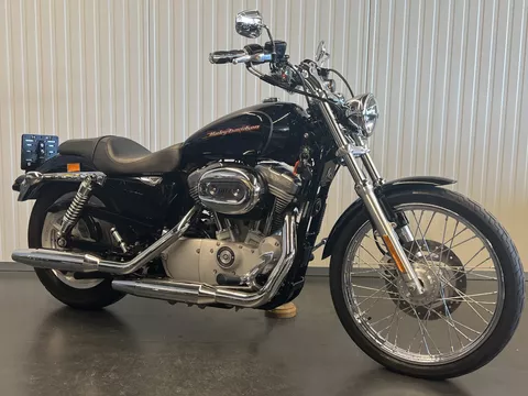 Harley-Davidson Sportster 883 CUSTOM Harley-Davidson Sportster 883 CUSTOM
