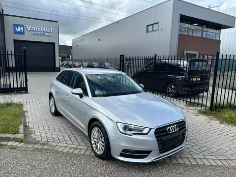 Audi A3 1.4 Tfsi 140Pk 2014 Automaat/Xenon/Acc/leer/ vol vol Audi A3 1.4 Tfsi 140Pk 2014 Automaat/Xenon/Acc/leer/ vol vol