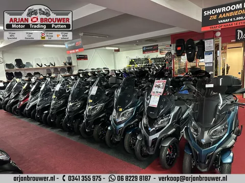 Piaggio Piaggio Peugeot Yamaha MEGA VOORRAAD! Piaggio Piaggio Peugeot Yamaha MEGA VOORRAAD!