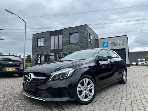 Mercedes-Benz A-klasse A180 2017 122PK Automaat Mercedes-Benz A-klasse A180 2017 122PK Automaat