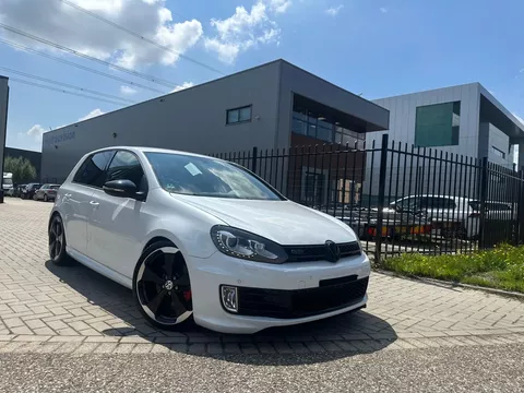 Volkswagen Golf GTI 35 EDITION 235PK Volkswagen Golf GTI 35 EDITION 235PK
