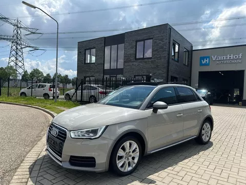 Audi A1 Sportback Design 1.0 TFSI Pano/S-TR/Xenon vol vol Audi A1 Sportback Design 1.0 TFSI Pano/S-TR/Xenon vol vol