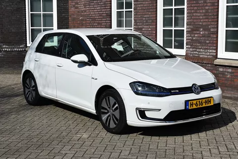 Volkswagen e-Golf e-Golf | Stoelverwarming | PDC Rondom | Volkswagen e-Golf e-Golf | Stoelverwarming | PDC Rondom |