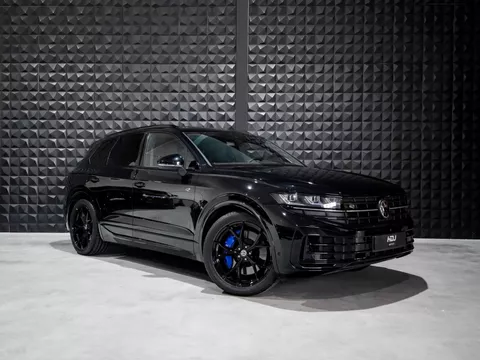 Volkswagen Touareg 3.0 TSi eHybrid 462PK 4M R Edition NIEUW! | Pano | Puglia | HUD | DYN. | Trekh. | Volkswagen Touareg 3.0 TSi eHybrid 462PK 4M R Edition NIEUW! | Pano | Puglia | HUD | DYN. | Trekh. |