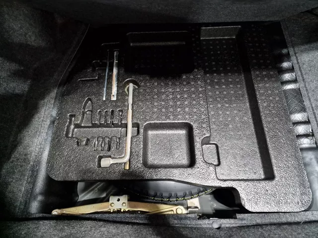 1993 Honda Legend JDM car for sale — photo 18 of 22