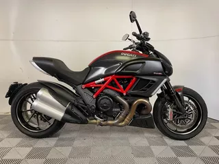 Ducati DIAVEL CARBON INCL. DESMO BEURT E.D