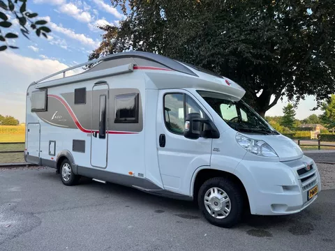 B&uuml;rstner Ixeo 728 plus 150PK Verkocht!
