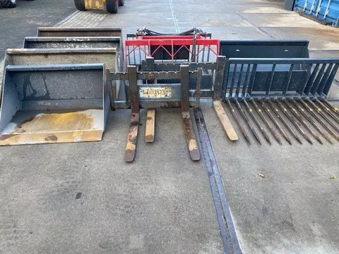 Knikmops hulpstukken gebruikt en nieuw op voorraad!