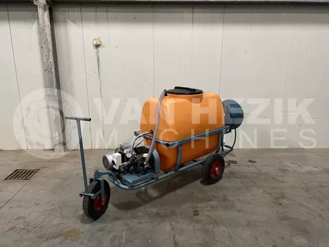 Diversen Empas spuitwagen met haspel