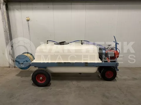 Diversen spuitwagen met haspel
