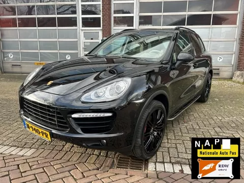 Porsche CAYENNE 3.0D GTS PANO_SPORTCHR_LUCHTV_21&quot;