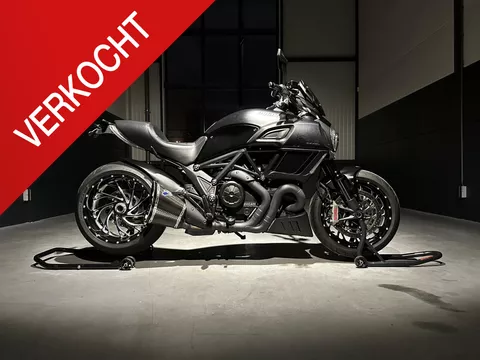 Ducati Diavel Dark Stealth | Full termignoni | Navi | Forged Aluminium wielen Ducati Diavel Dark Stealth | Full termignoni | Navi | Forged Aluminium wielen