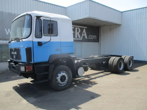 MAN 26.402 25.402 , ZF manual , 6x4 , Sping suspension