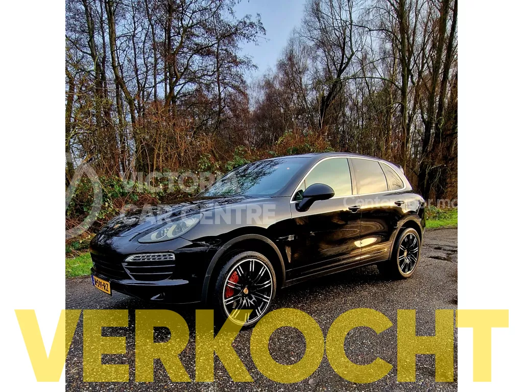 Porsche Cayenne 3.0 D Platinum edition / Lichte zij-schade