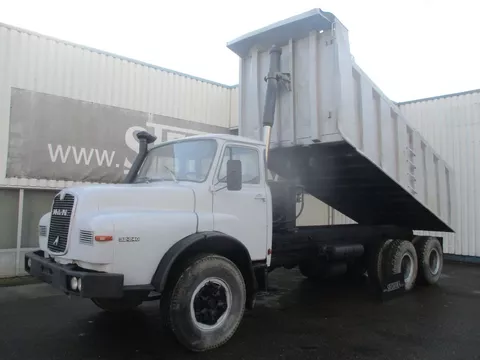 MAN 32.240 , Manual , 6x4 , Tipper truck , Spring suspension