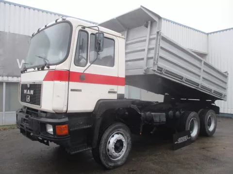 MAN 26 322 ZF Manual , 6x4 , 3 way tipper , Spring suspension