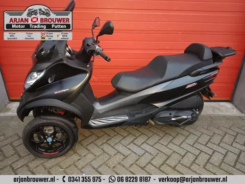 Piaggio MP3 500 HPE Advance Piaggio  MP3 500 HPE Advance DEMO Model