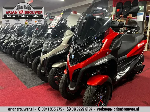Piaggio MP3 400 HPE SPORT Piaggio  MP3 400 HPE SPORT DIRECT LEVERBAAR HOGE KORTINGEN
