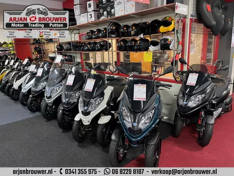 Piaggio MP3 300 HPE Sport 15 stuks nieuw en gebruikt ! Piaggio  MP3 300 HPE Sport 15 stuks nieuw en gebruikt !