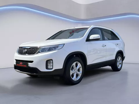 Kia Sorento 2.4 GDi Edition 7 Airconditioning, Stoelverwarming, Apple Carplay, Dakrails, 17'' Lichtmetalen velgen, Isofix, Trekhaak, Elektrische ramen, Bluetooth (MET GARANTIE*)