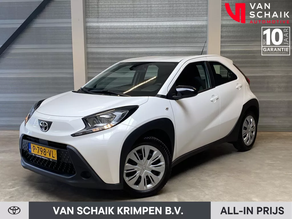 Toyota Aygo X 1.0 VVT-i MT Play Toyota Aygo X 1.0 VVT-i MT play NL Auto, Airco, Apple Carplay, Camera, Safety Sense