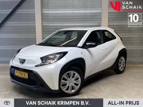 Toyota Aygo X 1.0 VVT-i MT Play Toyota Aygo X 1.0 VVT-i MT play NL Auto, Airco, Apple Carplay, Camera, Safety Sense