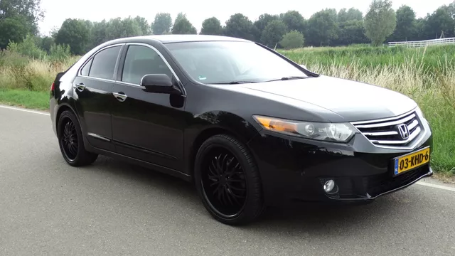 2009 Honda Accord JDM car for sale — photo 3 of 25
