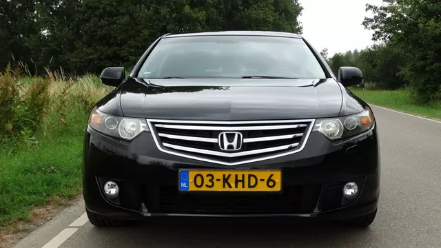 2009 Honda Accord JDM car for sale — photo 2 of 25