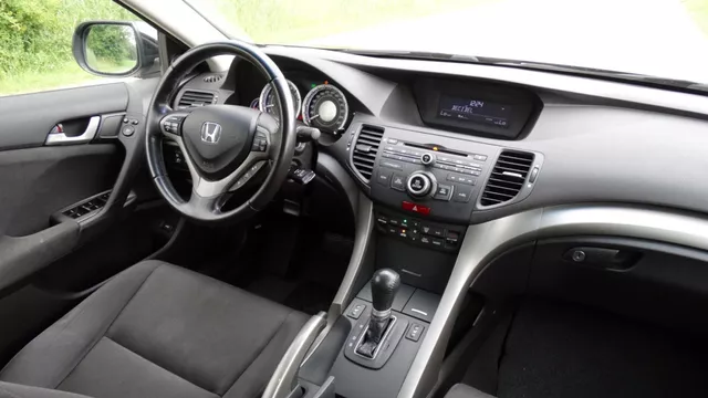 2009 Honda Accord JDM car for sale — photo 10 of 25