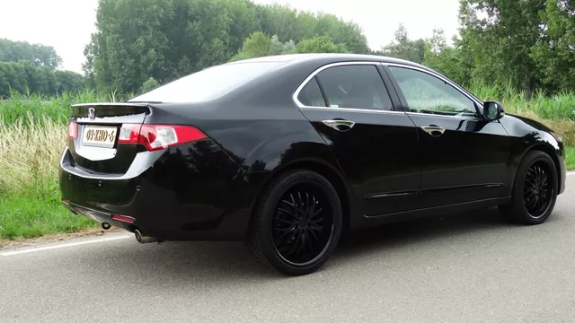 2009 Honda Accord JDM car for sale — photo 8 of 25