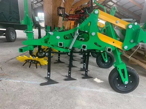 MAINTECH Maintech Schoffelbalk met compleet paralellogram en toebehoren vingerweeder - weeder - greencam - korstenbreker -