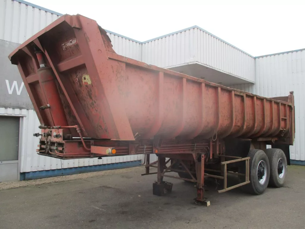 Fruehauf D33C , 2 axle , Steel tipper trailer , Drum Brakes , Spring suspension