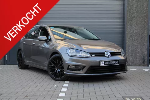 Volkswagen Golf 1.4 TSI R-Line Topstaat!! | Volledige historie !! | 150 pk | Apple Carplay | Lounge | Stoelverwarming | Parkeersensoren | 19" velgen | Metallic Volkswagen Golf 1.4 TSI R-Line Topstaat!! | Volledige historie !! | 150 pk | Apple Carplay | Lounge | Stoelverwarming | Parkeersensoren | 19" velgen | Metallic