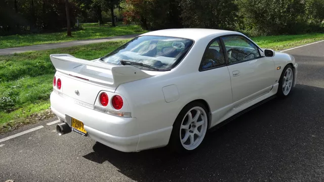 1996 Nissan Skyline JDM car for sale — photo 4 of 24