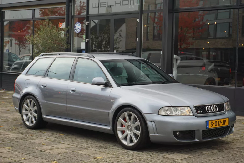 Audi RS4 Avant 2.7 V6 quattro