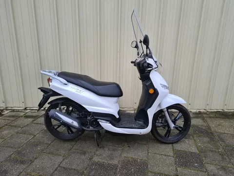 Peugeot tweet