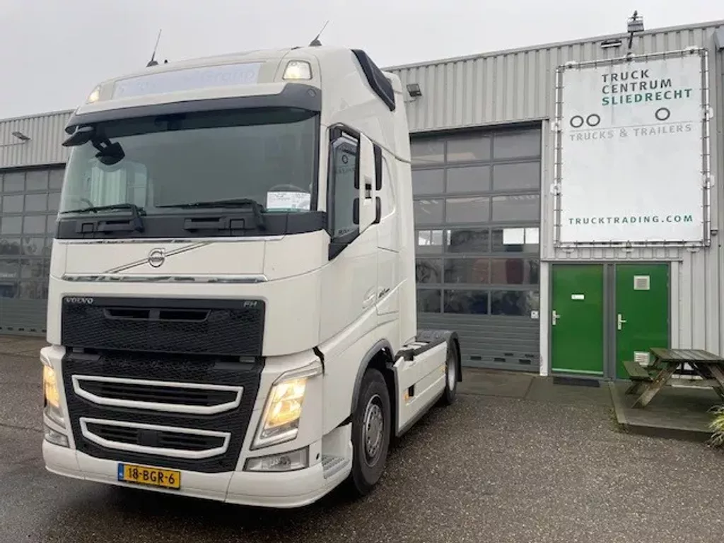 Volvo FH 460 Globetrotter XL,2x tank,460 HP,VEB retarder,NL truck