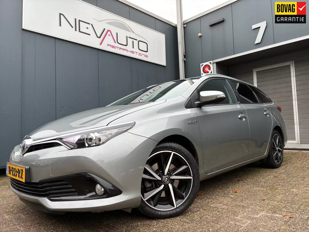 Toyota Auris Touring Sports 1.8 Hybrid Dynamic Ultimate Stoelverwarming Navi 17&quot;