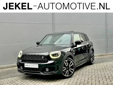 MINI Countryman 1.5 Cooper S E ALL4 JCW Pack 19", H/K, Panoramadak, HUD, enz