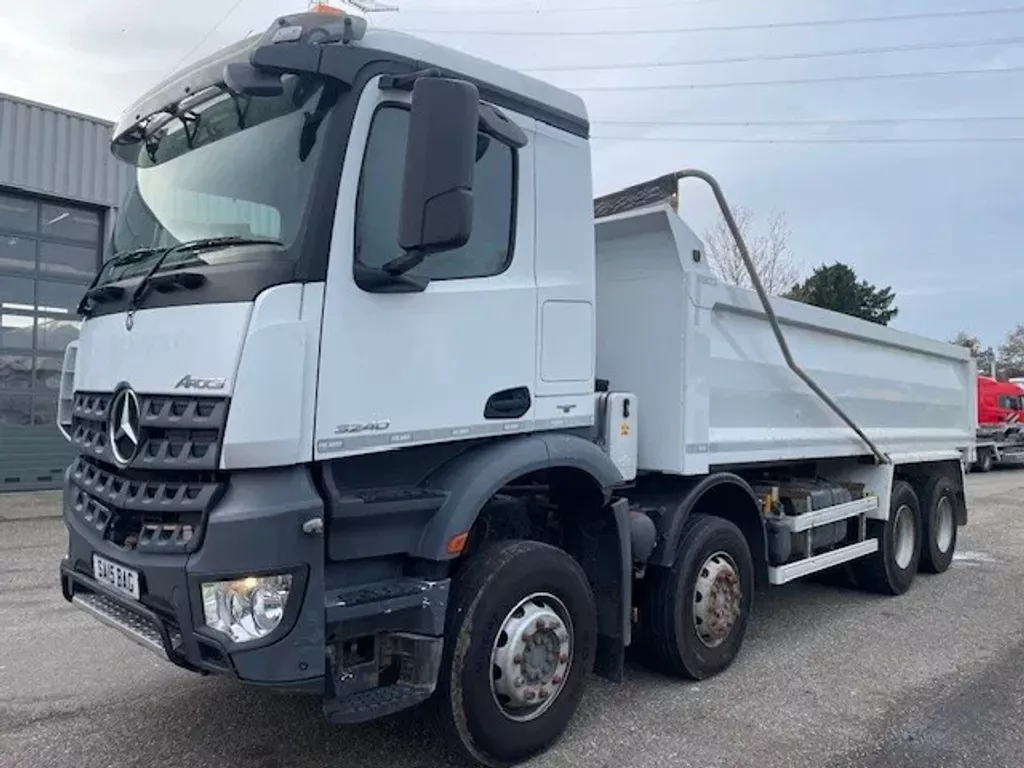 Mercedes-Benz Actros 3240 8X4,RHD,Edbro Dumper,spring suspension,hardox floor .