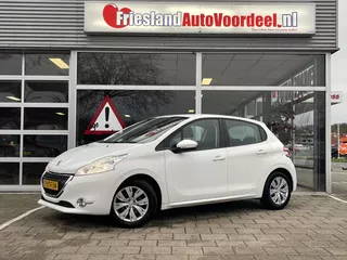 Peugeot 208 1.2 VTi Envy /Cruise/Clima/5 drs/Trekhaak/Navi/distr. verv bij 139.634 km/