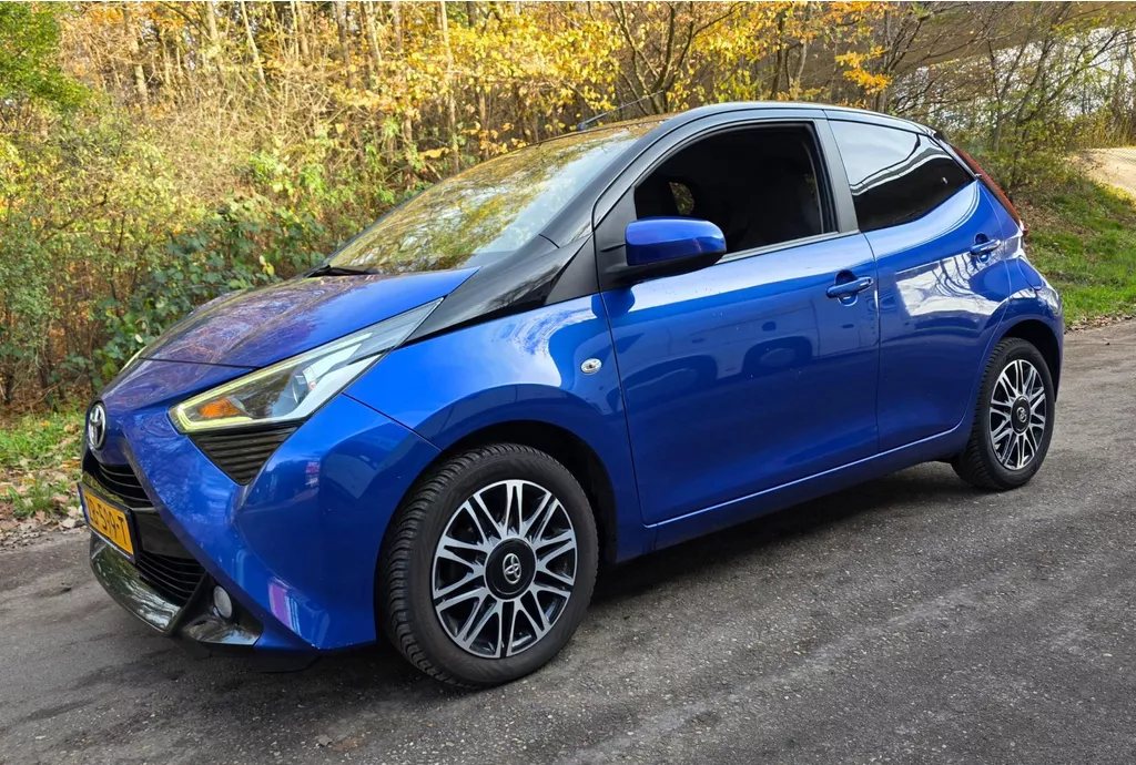 Toyota Aygo 1.0 VVT-i X-Clusiv NL Auto ! 1e Eigenaar !