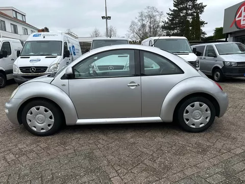 Volkswagen New Beetle 2.0,85kw/115pk,Highline,144.645km,1495,-