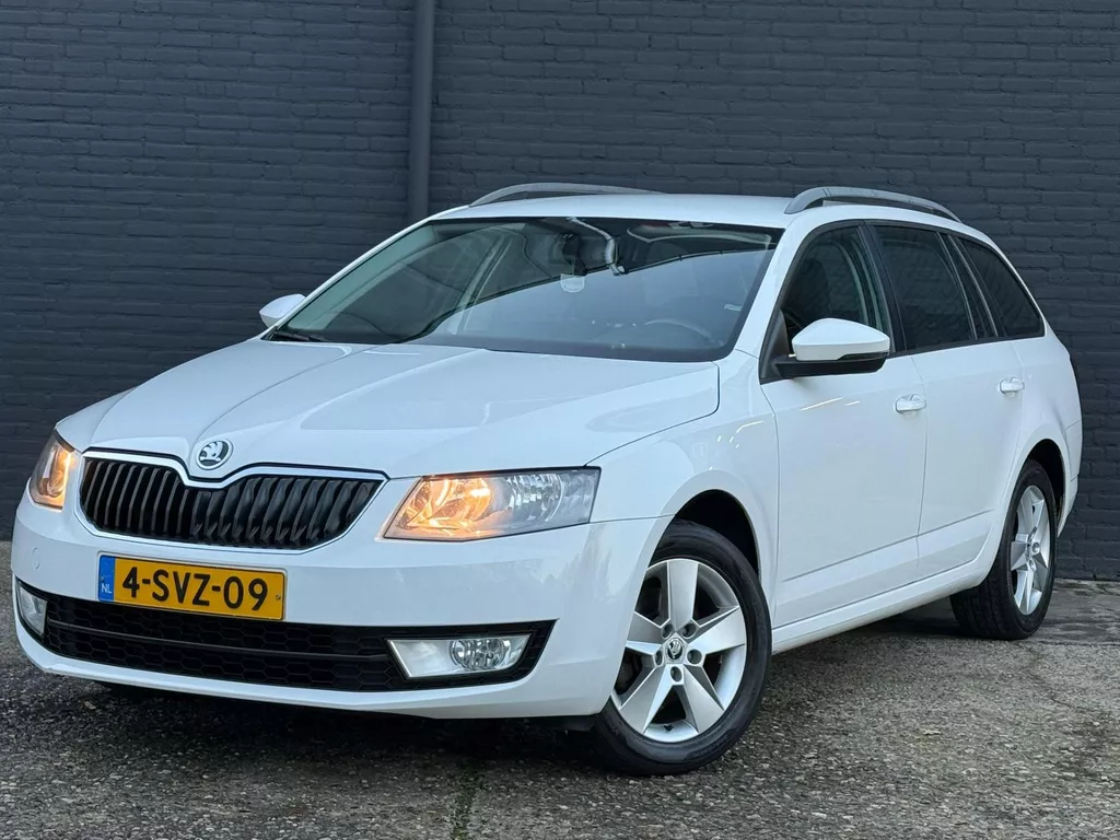 Skoda Octavia Combi 1.2 TSI Greentech Ambition Businessline NAVI | CRUISE | PDC | TREKHAAK | AIRCO | NWE APK