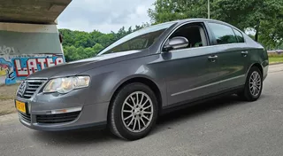 Volkswagen Passat 2.0 FSI Sedan 25-11-2026 APK ! Navigatie