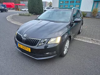 Skoda Octavia Combi 1.6 TDI DSG Greentech Ambition Automaat APK 05-26