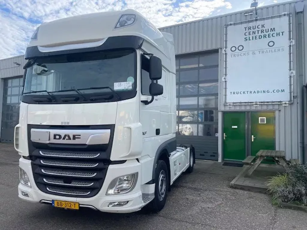 DAF XF480 329.208 km !!/480HP/SSC/Skirts/TOP Truck