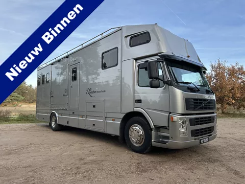 Volvo FM 18T ROELOFSEN 5+1 paards paardenvrachtwagen LIVING