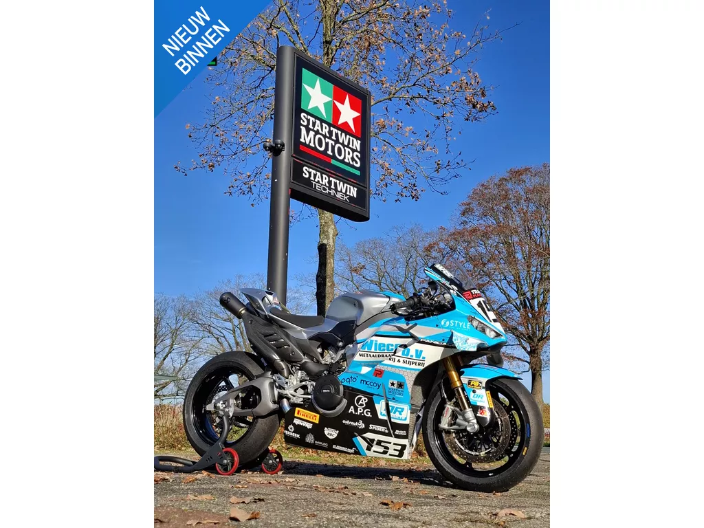 Ducati Panigale V4 S Akrapovic Circuit Motor