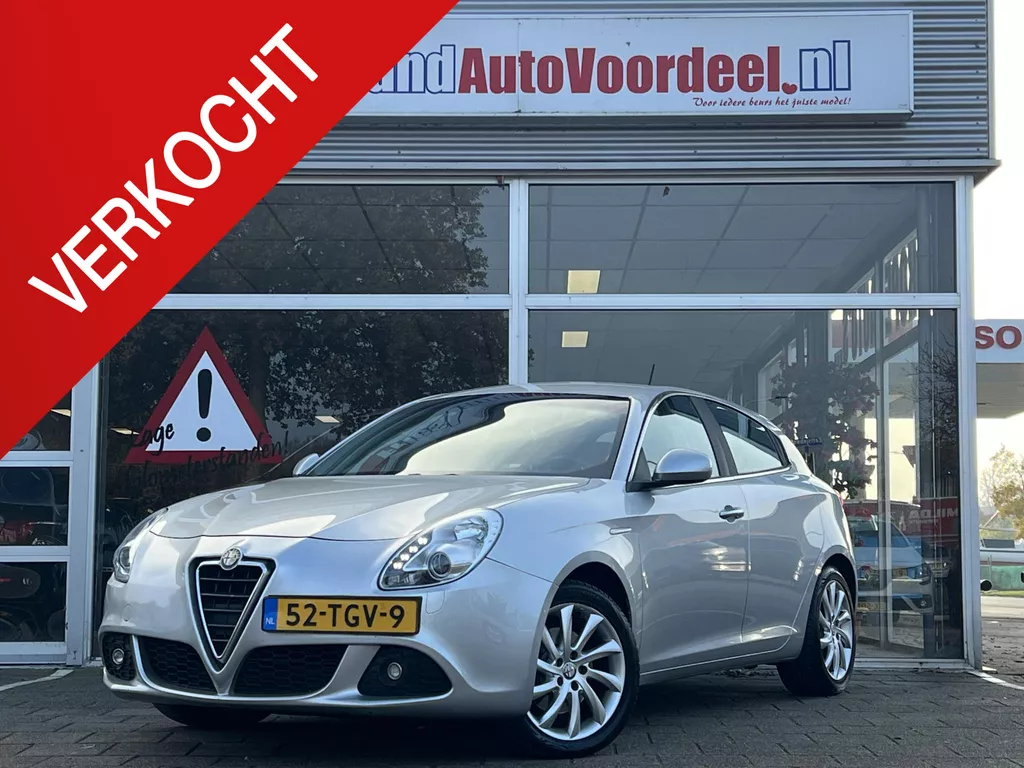 Alfa Romeo Giulietta 1.4 T Distinctive 170 PK / Leder / Stoelverw. / PDC / Cruise / Clima / 2012